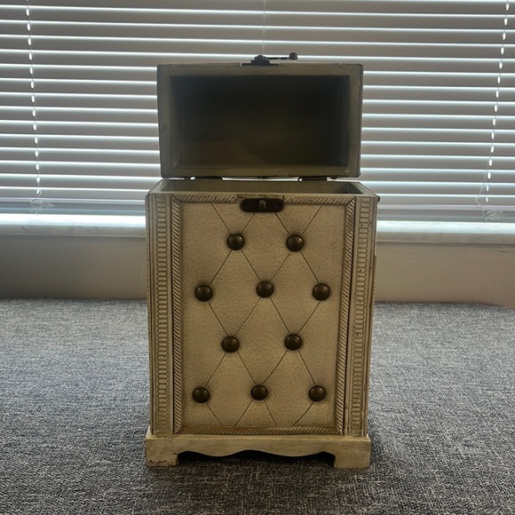 ☀️ 3 / $15 Sale ☀️ Wooden Wine Box Decor - Picture 3 of 12
